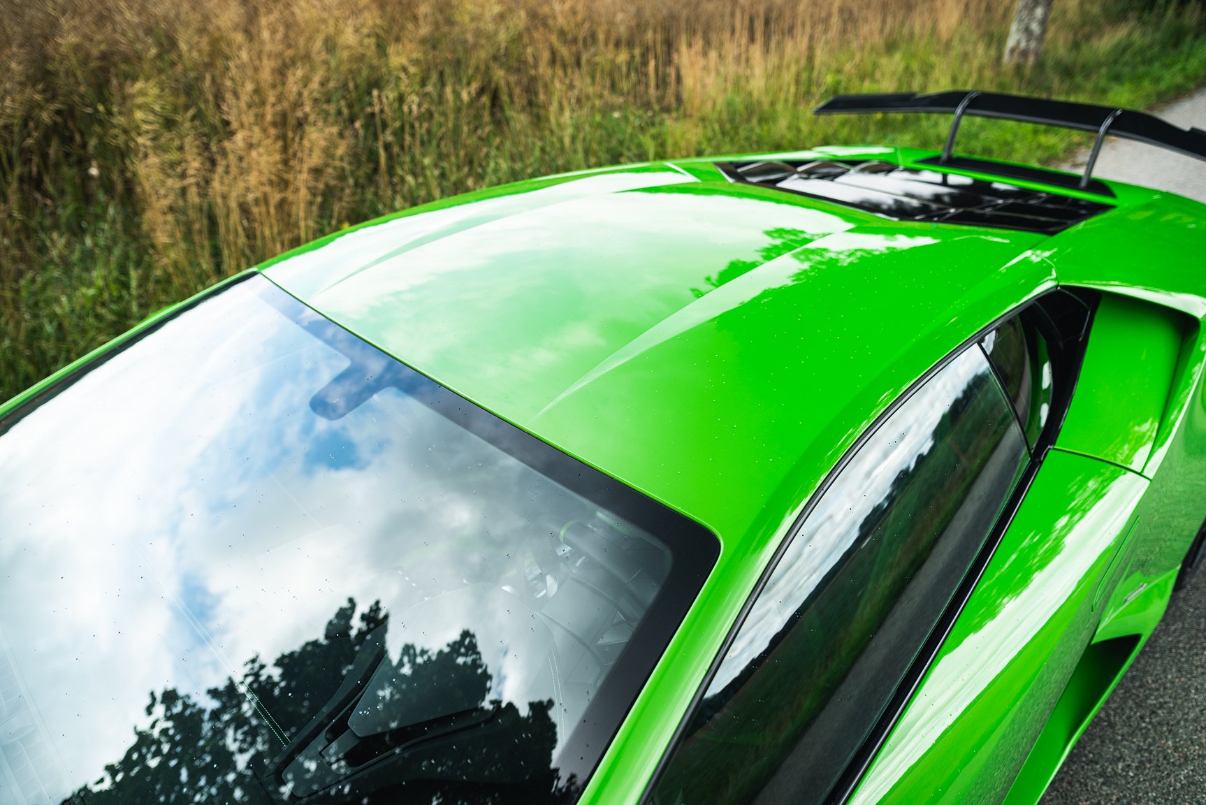 Exterior image of 2016 Lamborghini Huracan LP-610-4