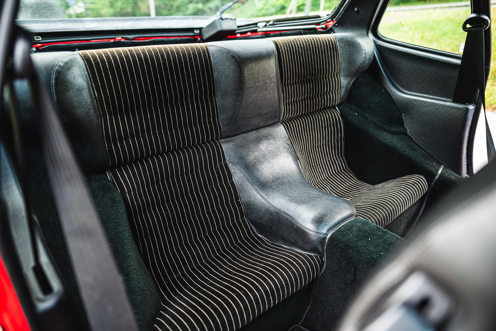 Interior image of 1988 Porsche 944