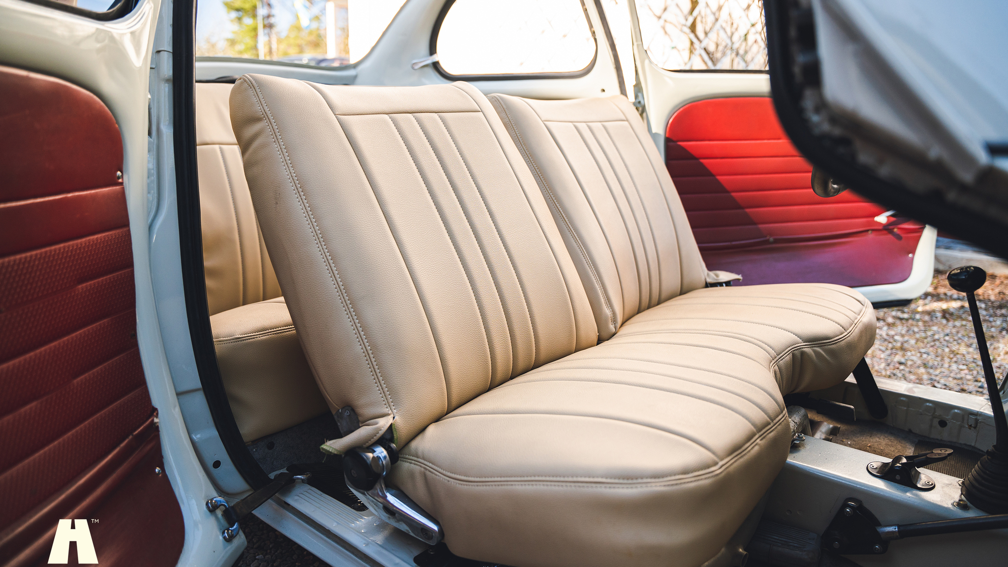 Interiörbild 1968 Subaru 360 Deluxe (4)