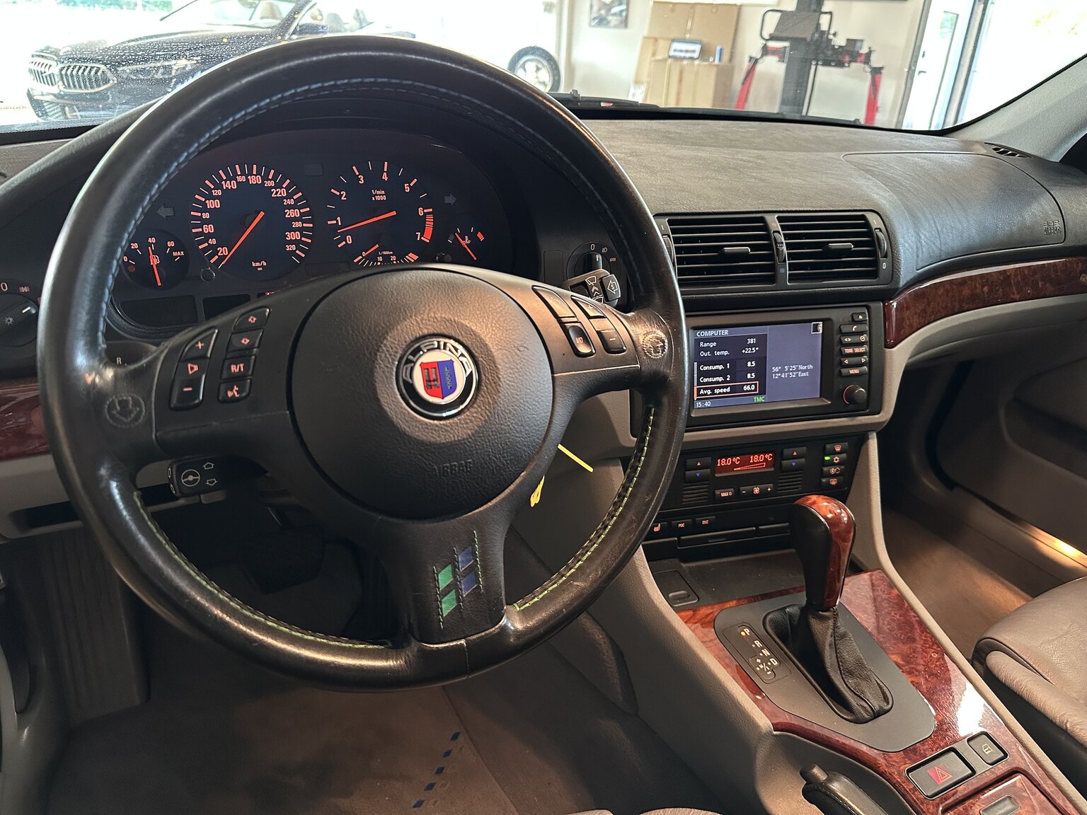 Interiörbild 2002 ALPINA B10 V8S