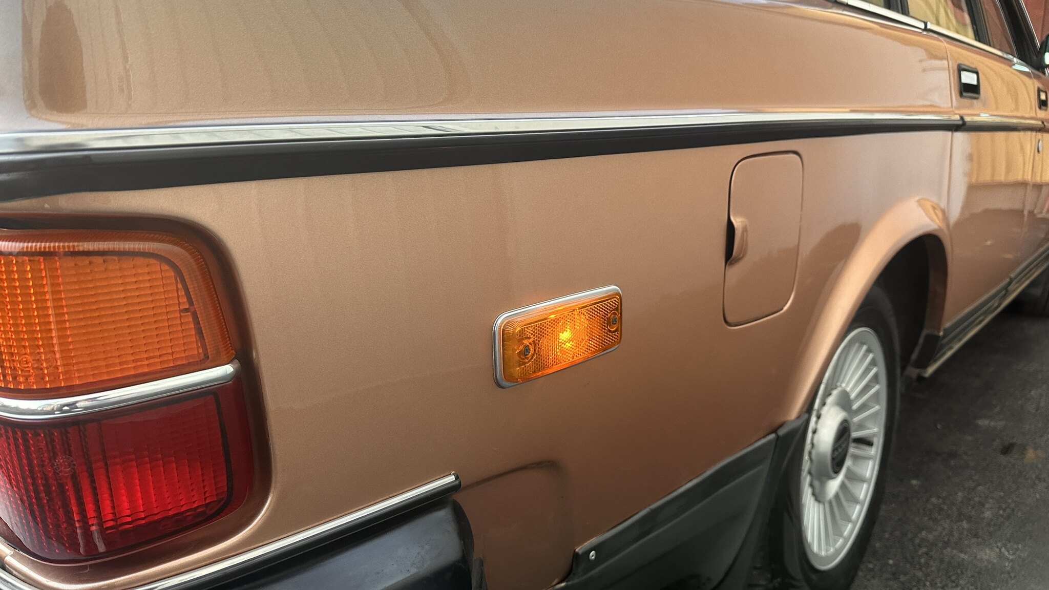 Exteriörbild på 1981 Volvo 244 GLE D6
