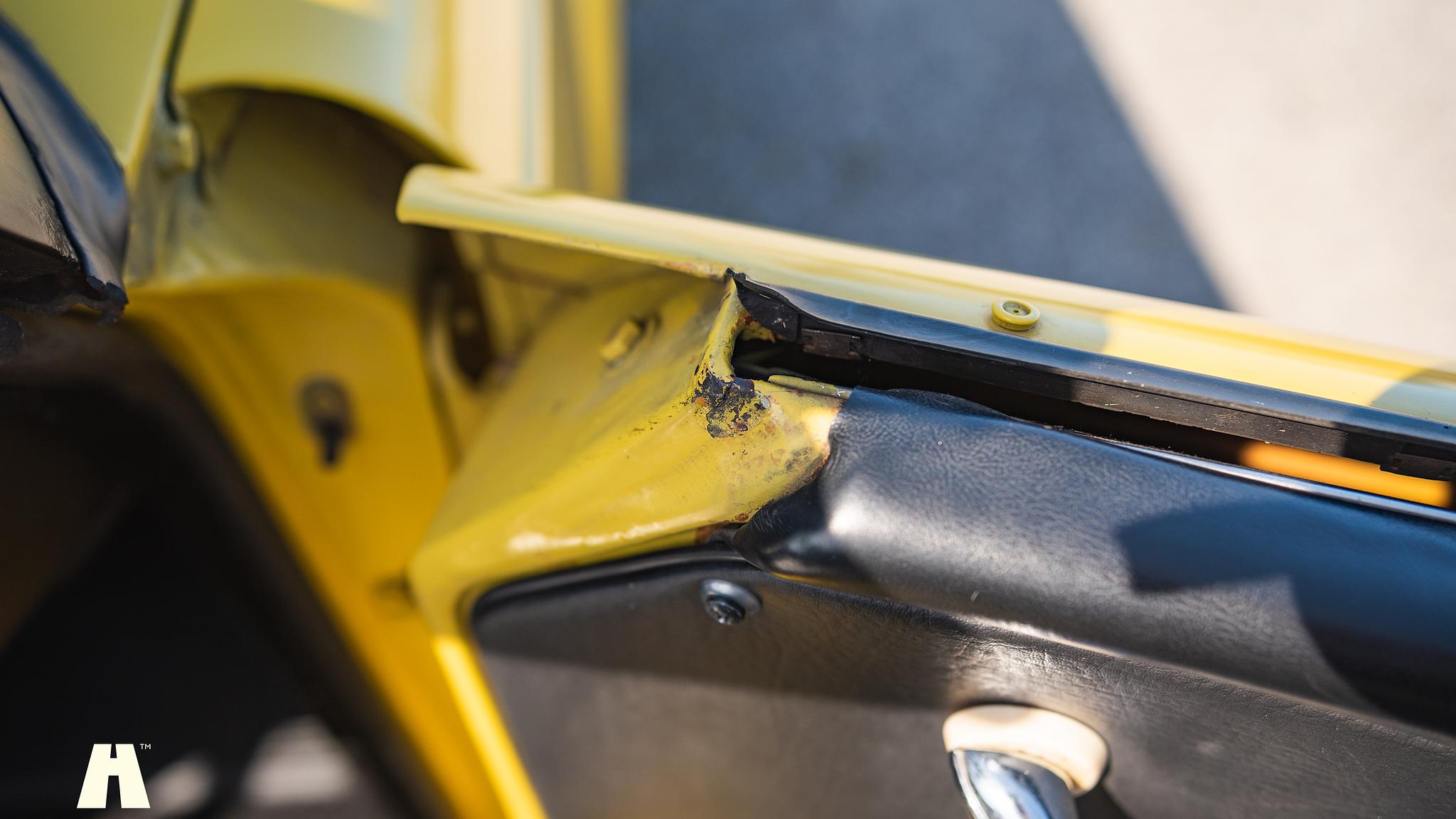 Interior image of 1974 Triumph TR6 (39)