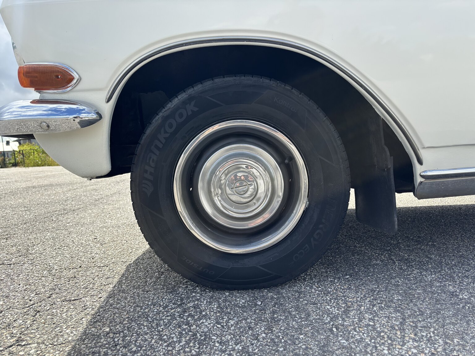 Exterior image of 1965 Opel Record Deluxe