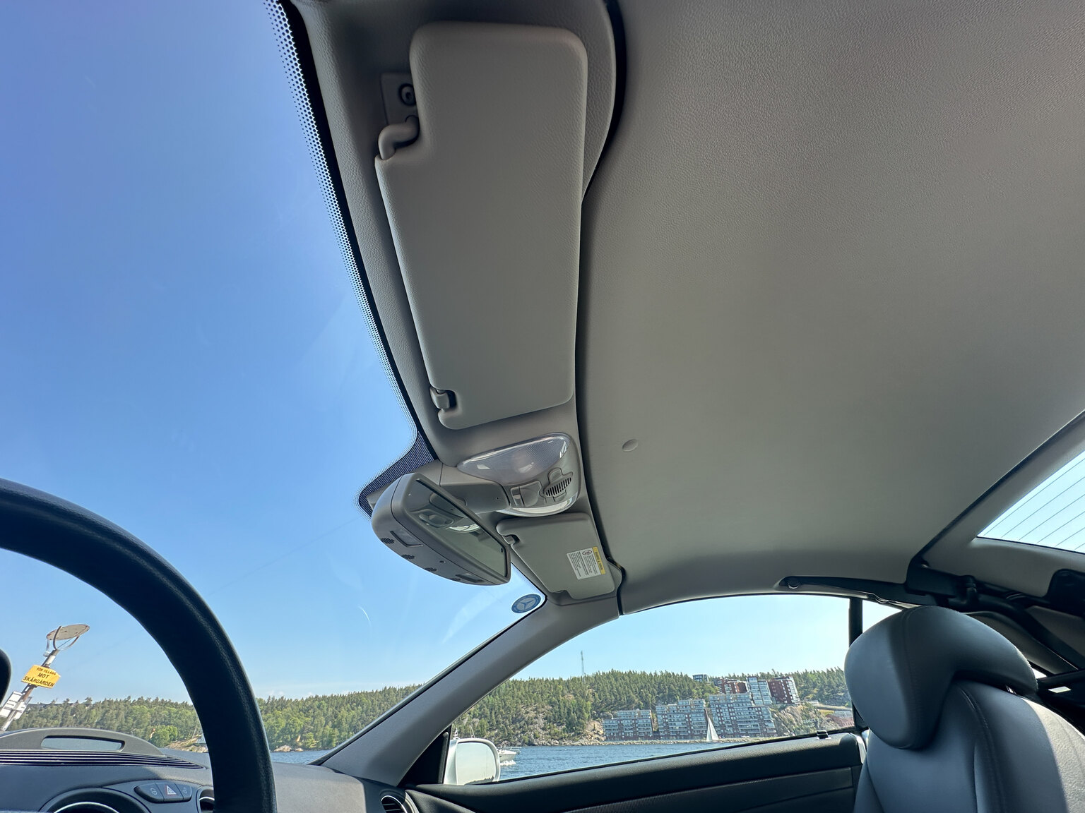 Interior image of 2006 Mercedes-Benz SL 350