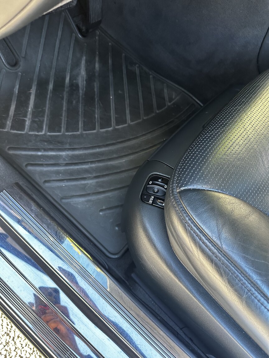 Interior image of 2004 Mercedes-Benz CL 55 AMG