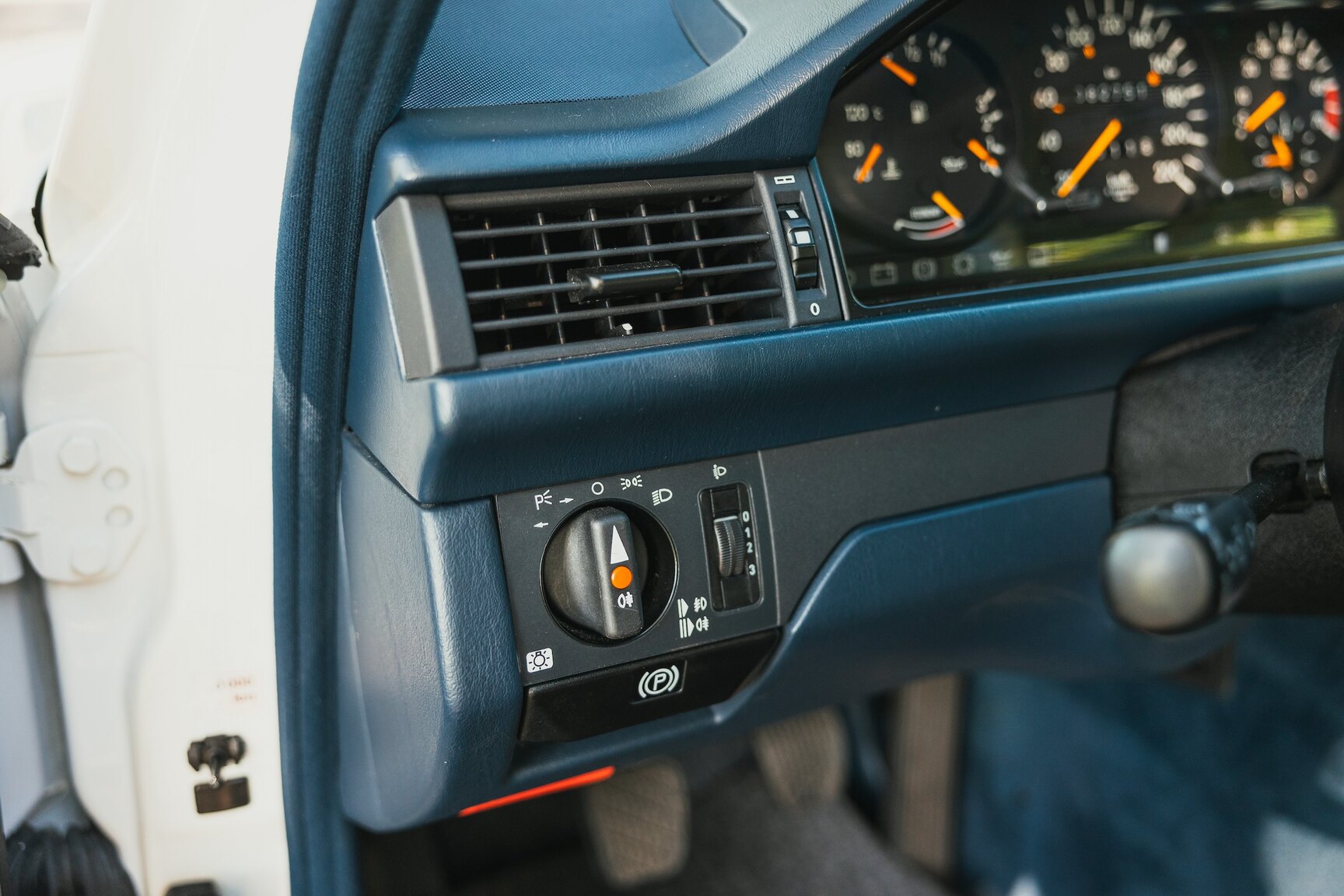 Interiörbild 1987 Mercedes-Benz 230E