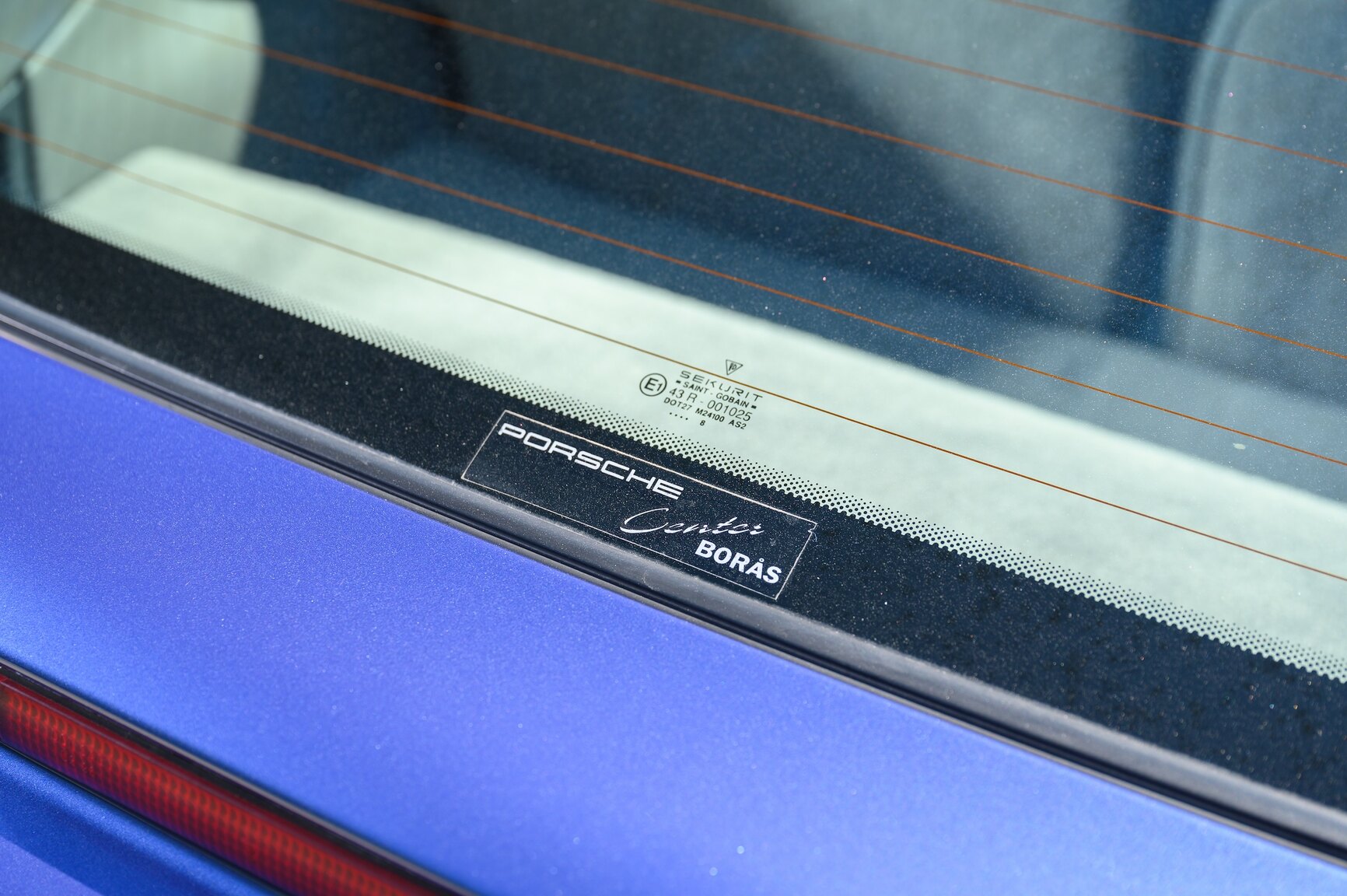 Exterior image of 1998 Porsche 911 Carrera Tiptronic (61)