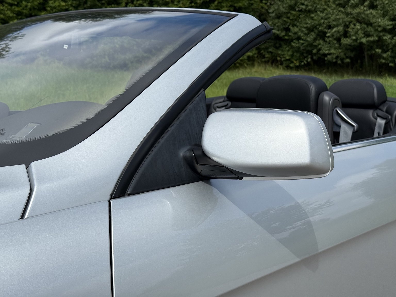 Exterior image of 2004 BMW 645Ci Convertible