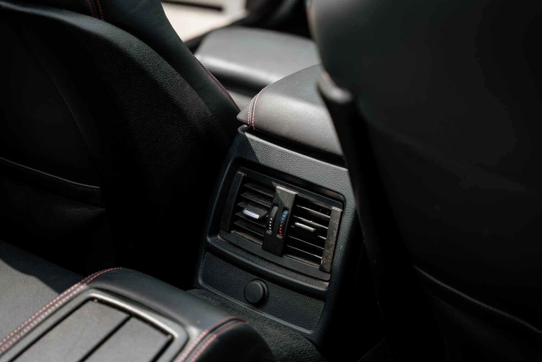 Interior image of 2015 BMW M4 Cabriolet