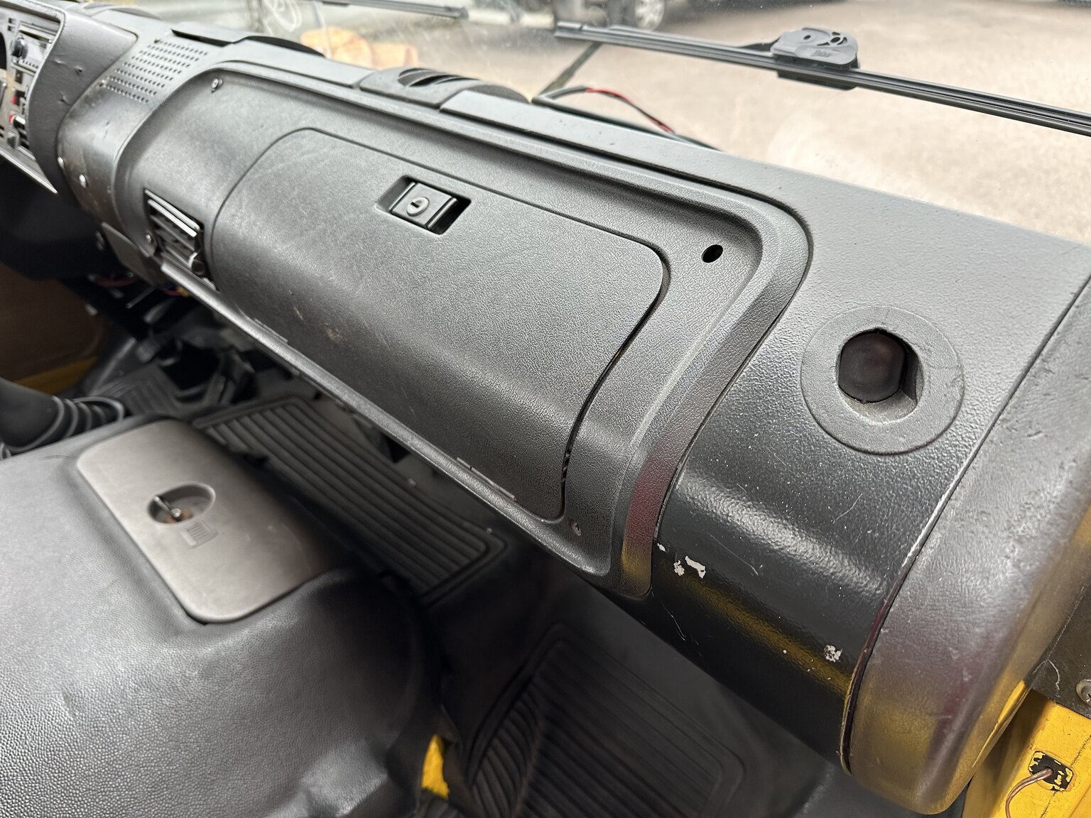 Innenraumfoto von 1981 Volkswagen LT45 biltransport (20)