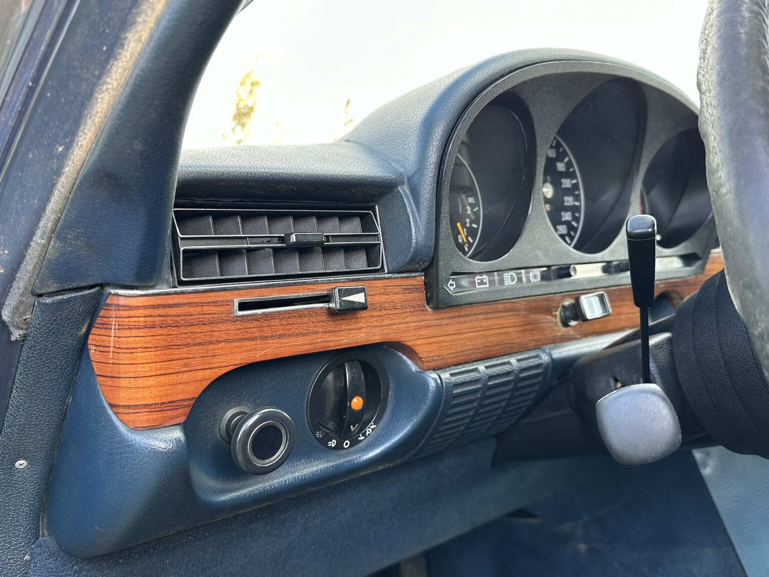 Interiörbild 1975 Mercedes-Benz 450 SEL 6.9 Bepansrad 