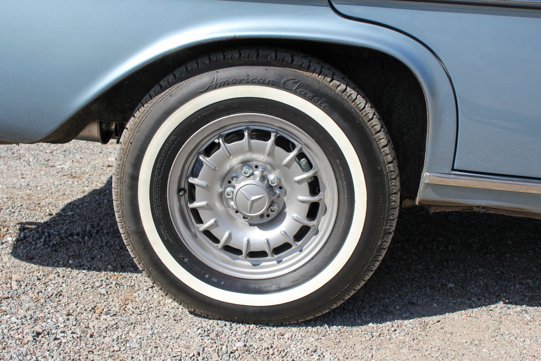 Exterior image of 1972 Mercedes-Benz 300 SEL 3.5