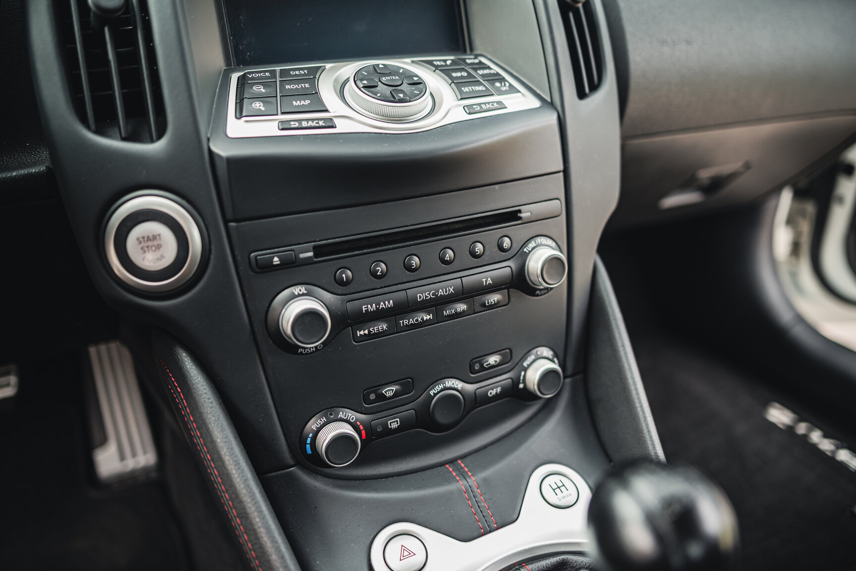 Interior image of 2014 Nissan 370Z Nismo