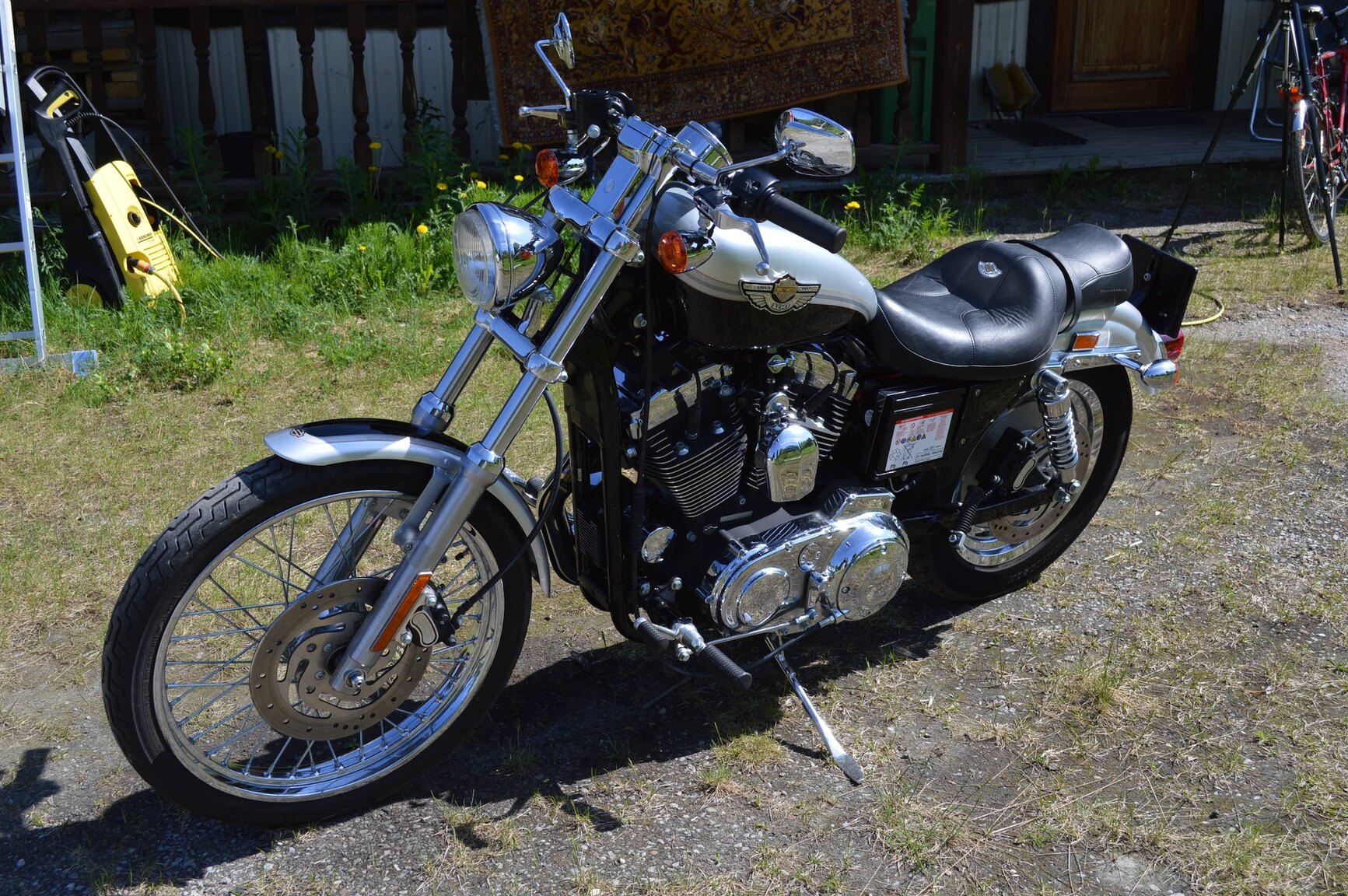 Exteriörbild på 2003 Harley-Davidson XL1200C 100 anniversary