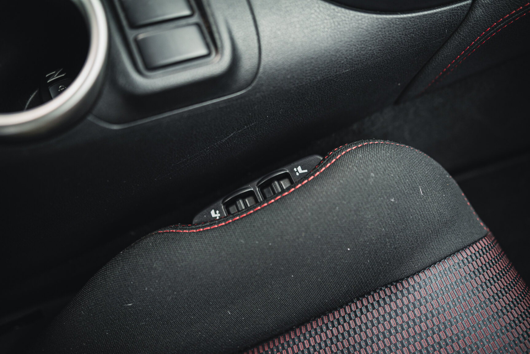 Interior image of 2014 Nissan 370Z Nismo
