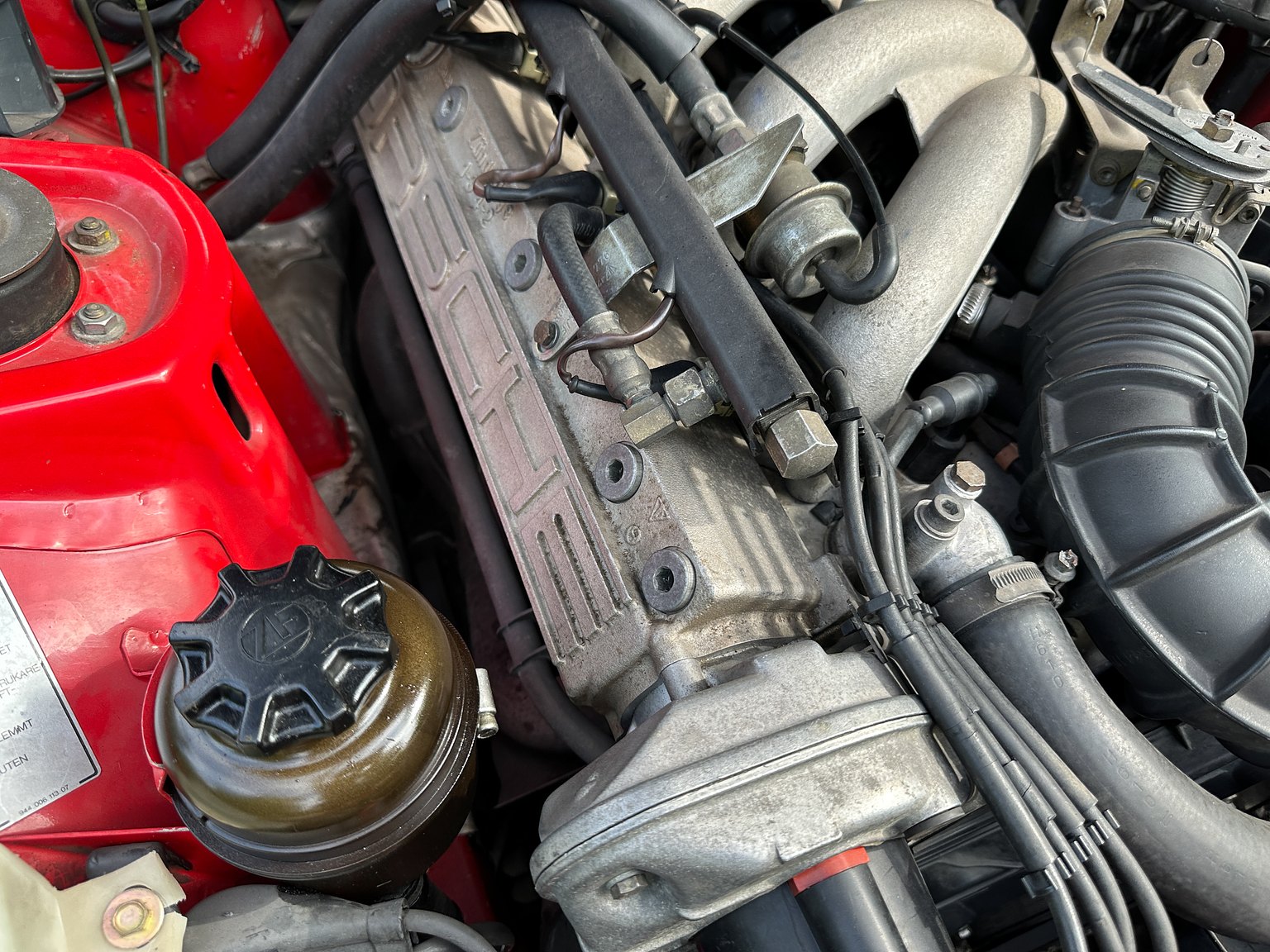 Image of 1988 Porsche 944 mechanics