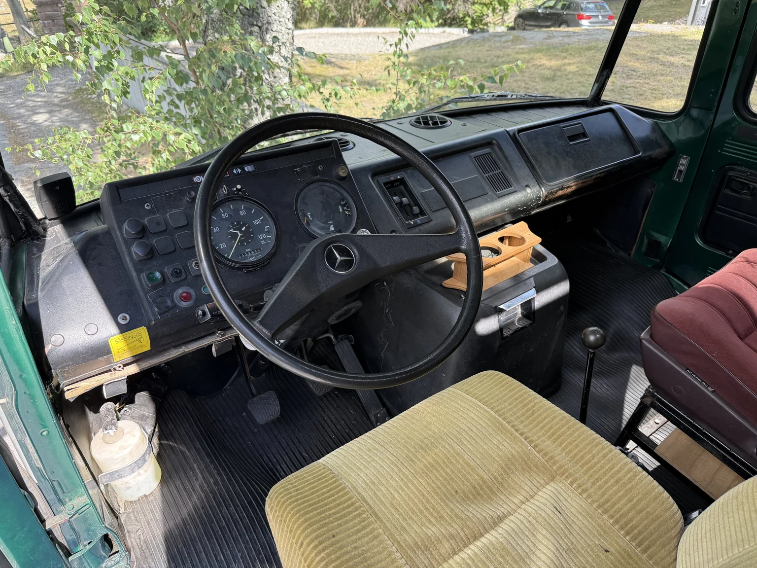 Innenraumfoto von 1979 Mercedes-Benz L 508 DGE Skåpbil (1)
