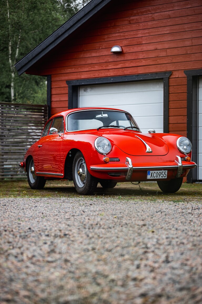 Exteriörbild på 1962 Porsche 356 BT6 "Notchback"
