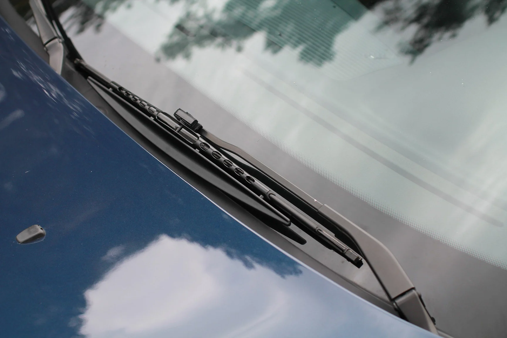 Exterior image of 1989 BMW 750iA (84)