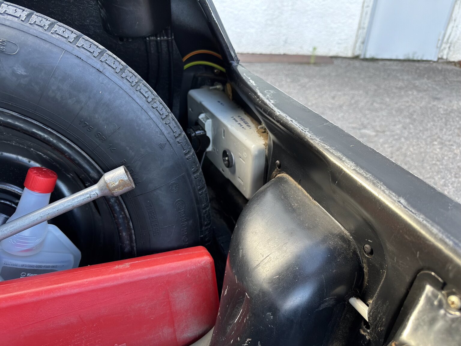 Interior image of 1975 Mercedes Benz 200