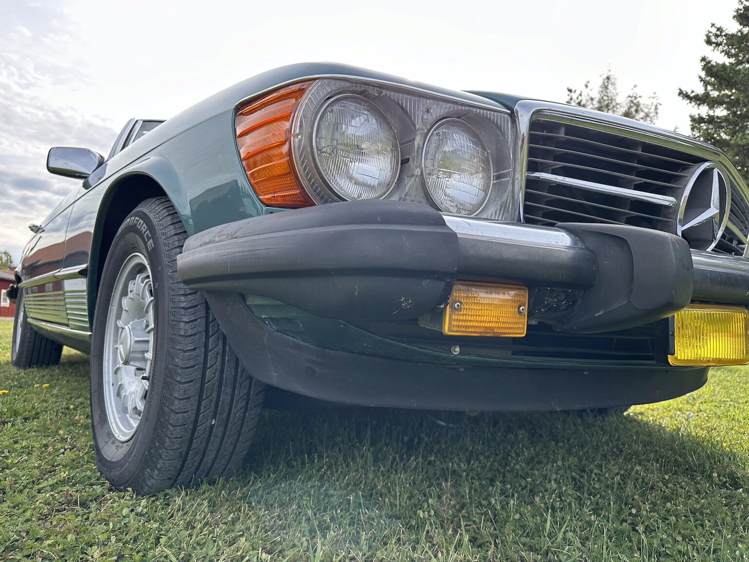 Exteriörbild på 1985 Mercedes-Benz 380 SL
