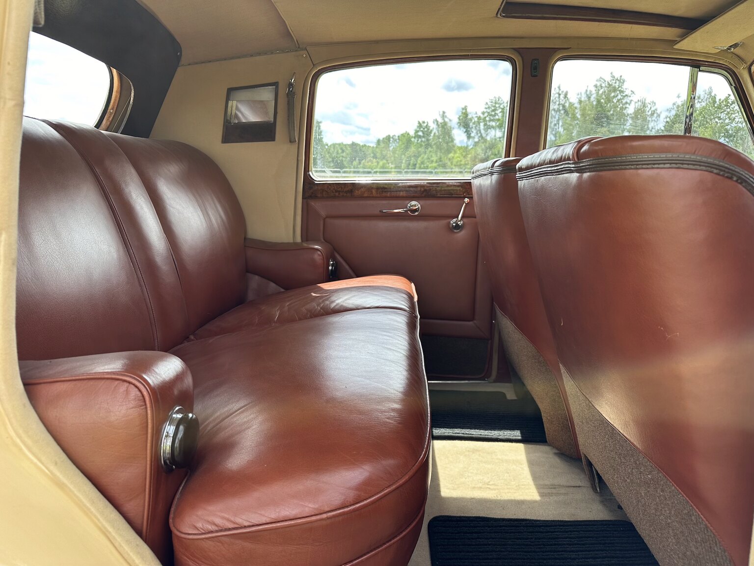 Innenraumfoto von 1947 Bentley Mark IV Sport Saloon