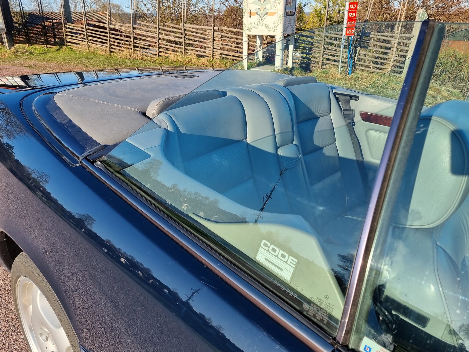 Exteriörbild på 1993 Mercedes-Benz 300 CE Cabriolet
