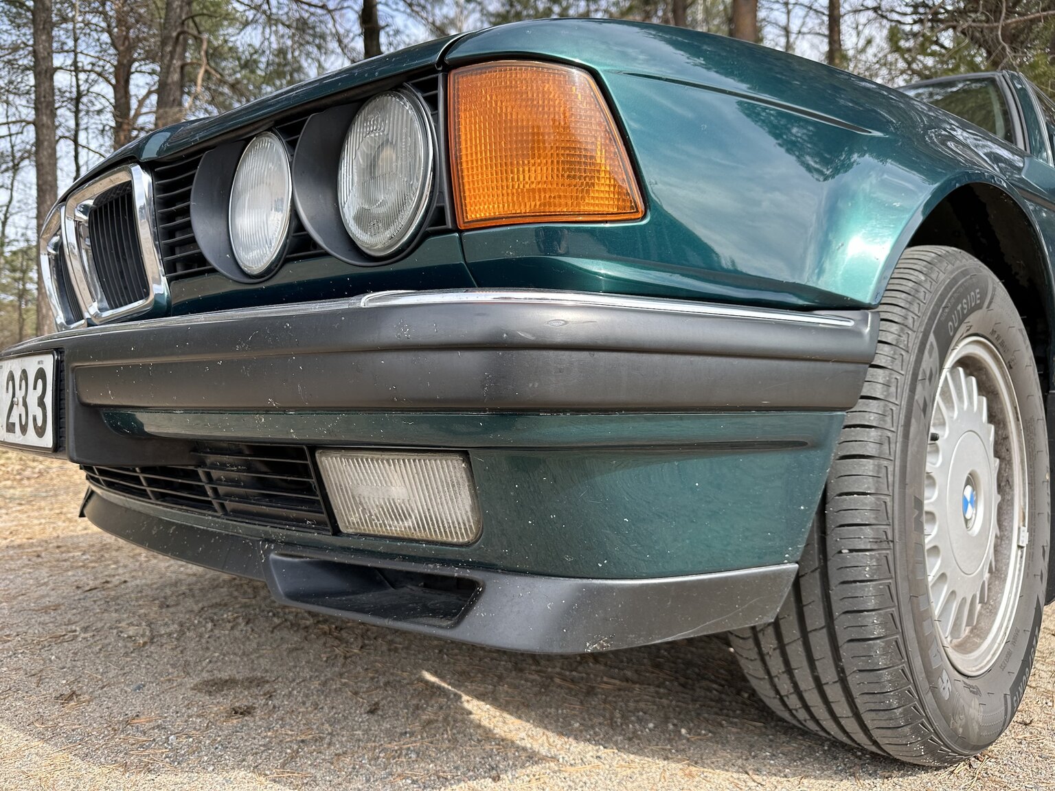 Exterior image of 1992 BMW 740iA