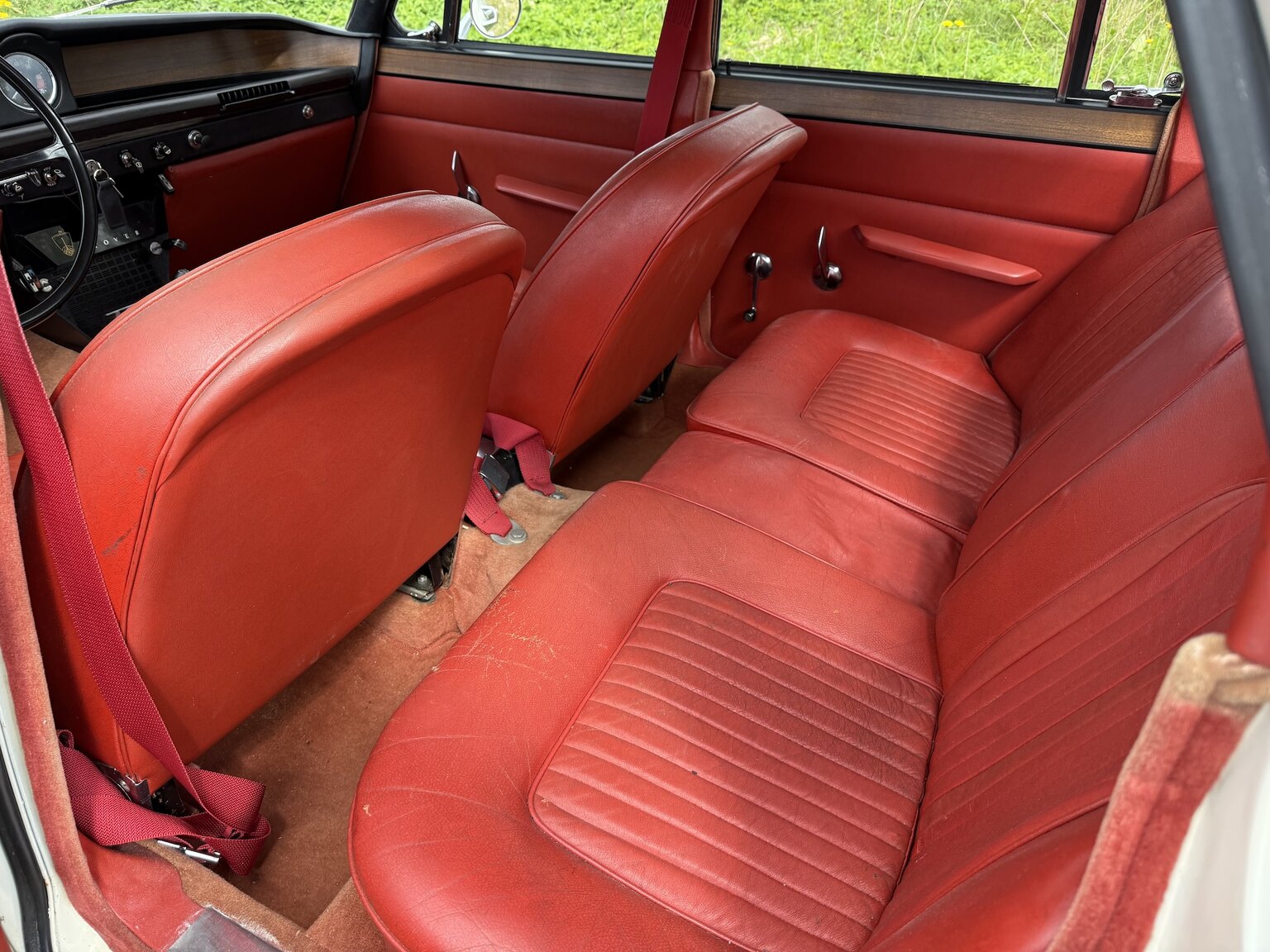 Interior image of 1967 Rover 2000 TC 2.0 OHC