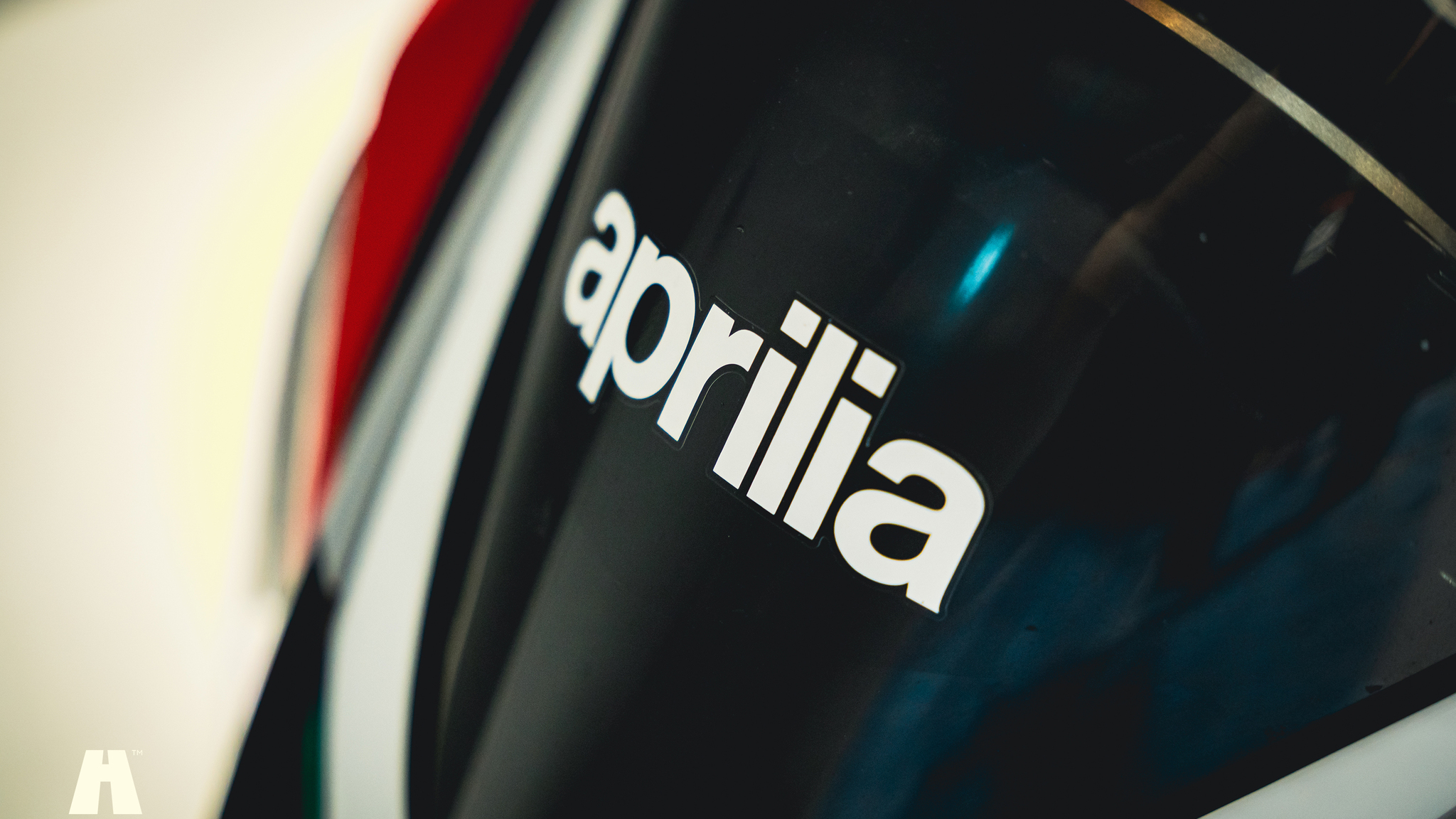 Exterior image of 2016 Aprilia Tuono V4 Factory