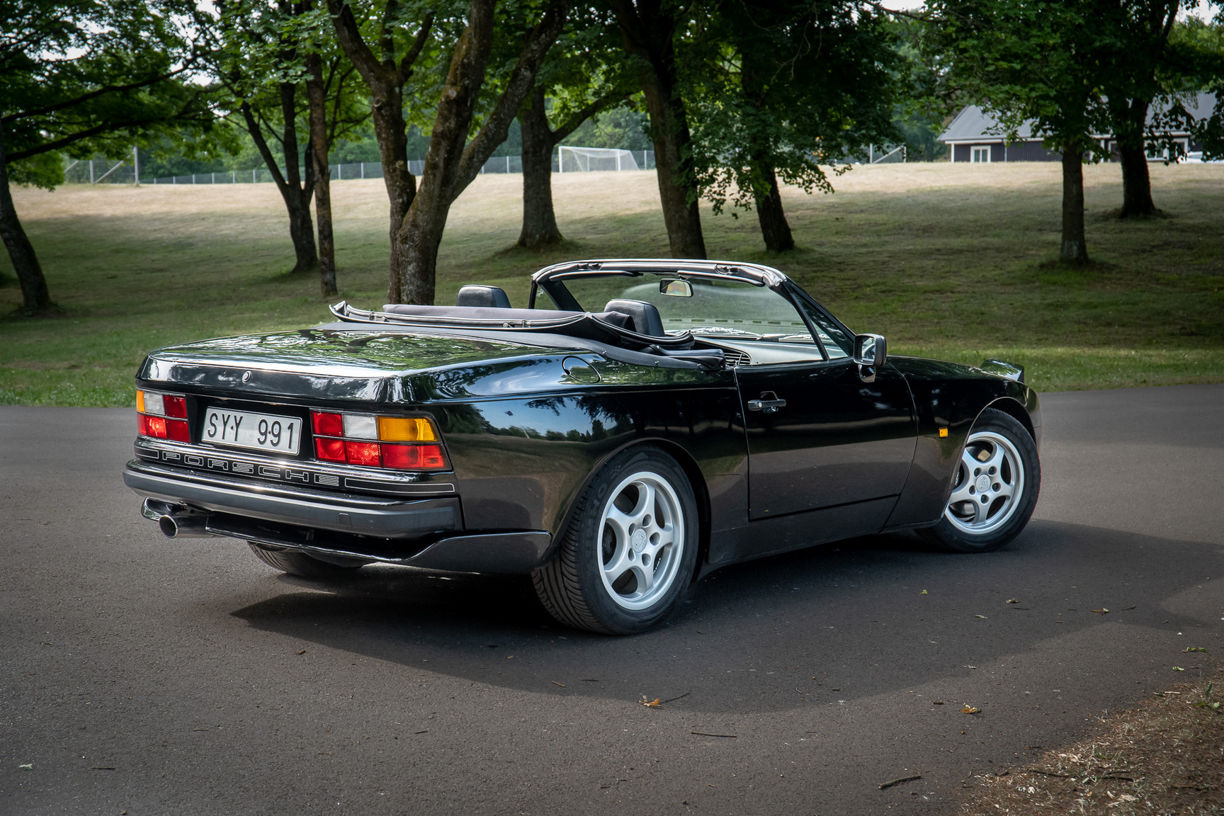 Exteriörbild på 1989 Porsche 944 S2 Cabriolet  (2)