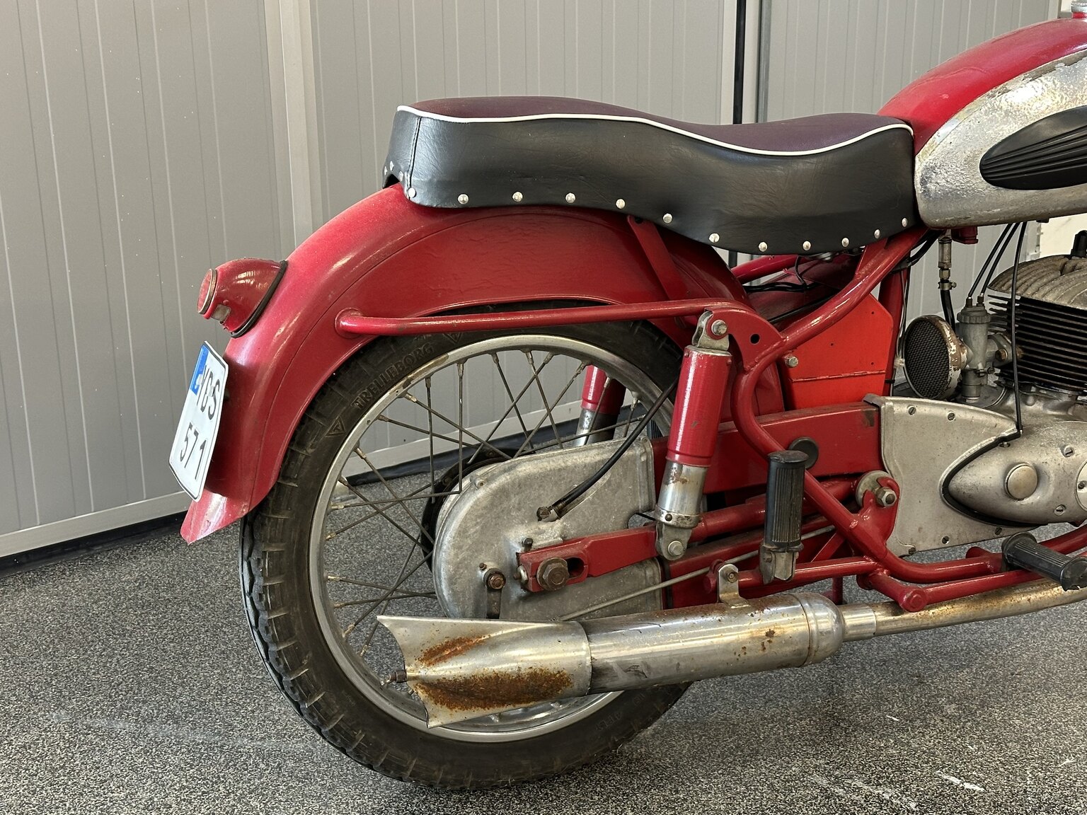 Exteriörbild på 1953 NV36