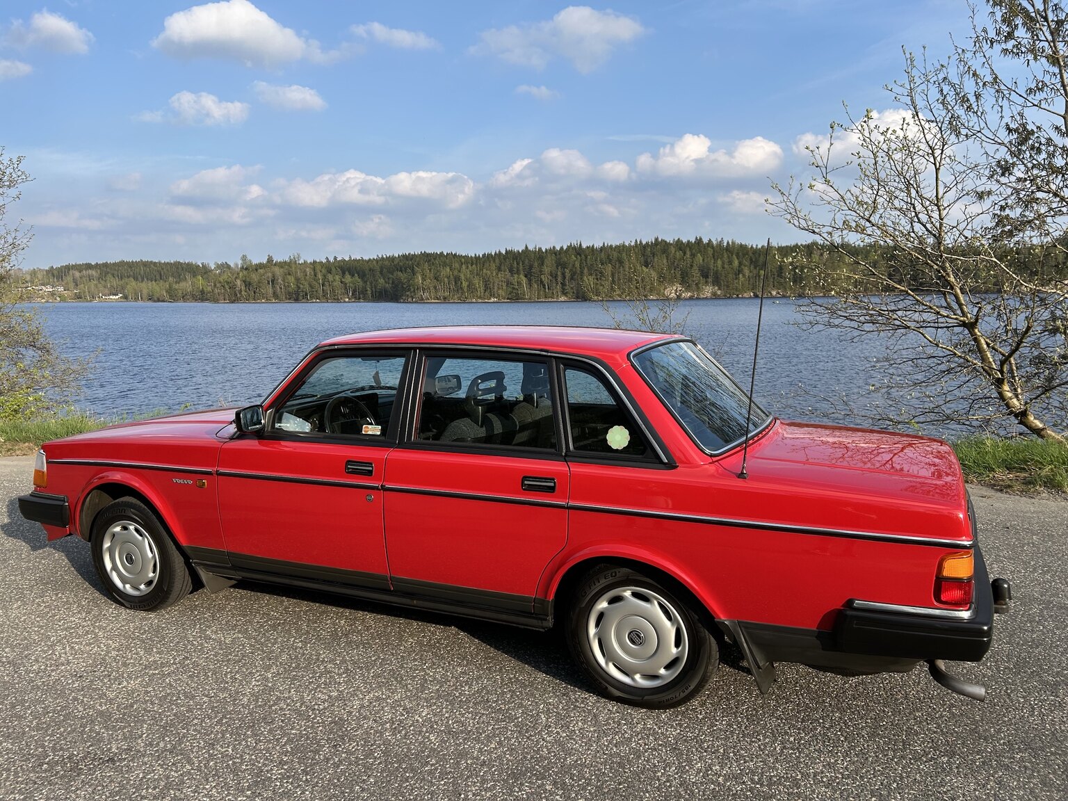 Exterior image of 1990 Volvo 240 GL