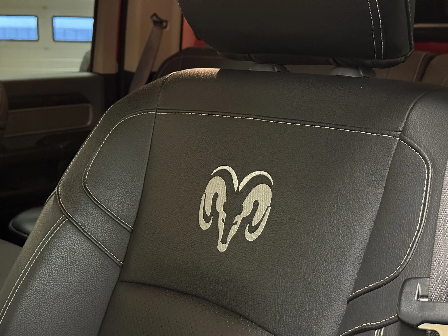 Interiörbild 2020 Dodge Ram 2500 Overland (18)