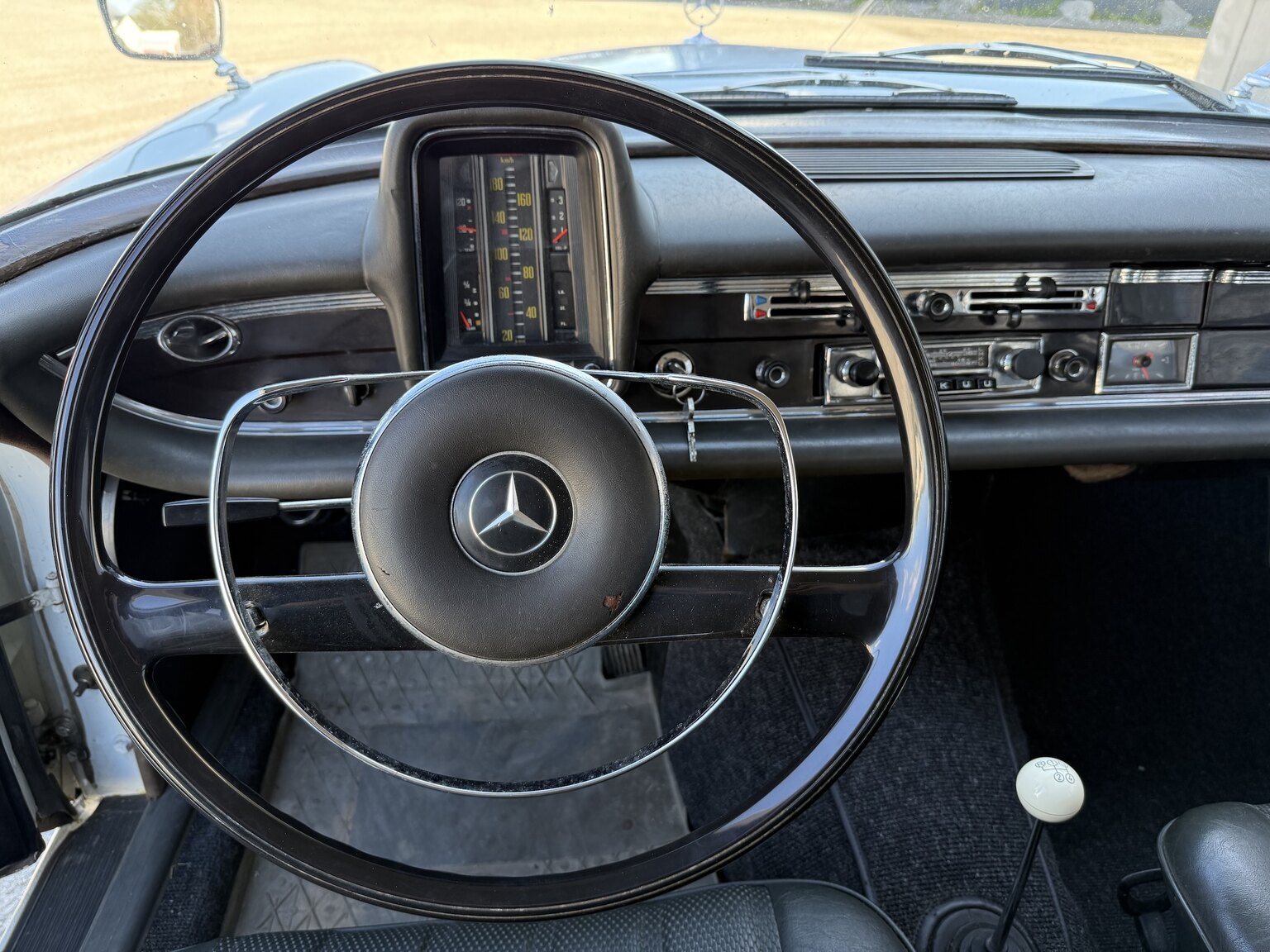 Interior image of 1967 Mercedes-Benz 230 Safari