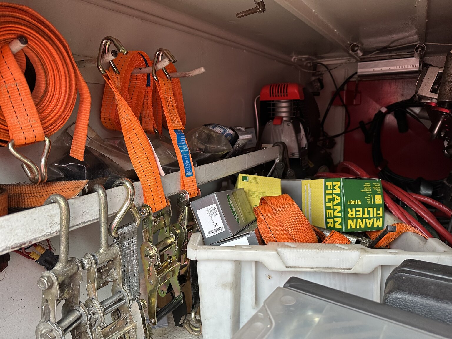 Interiörbild 1983 Volkswagen LT46 bärgare (33)