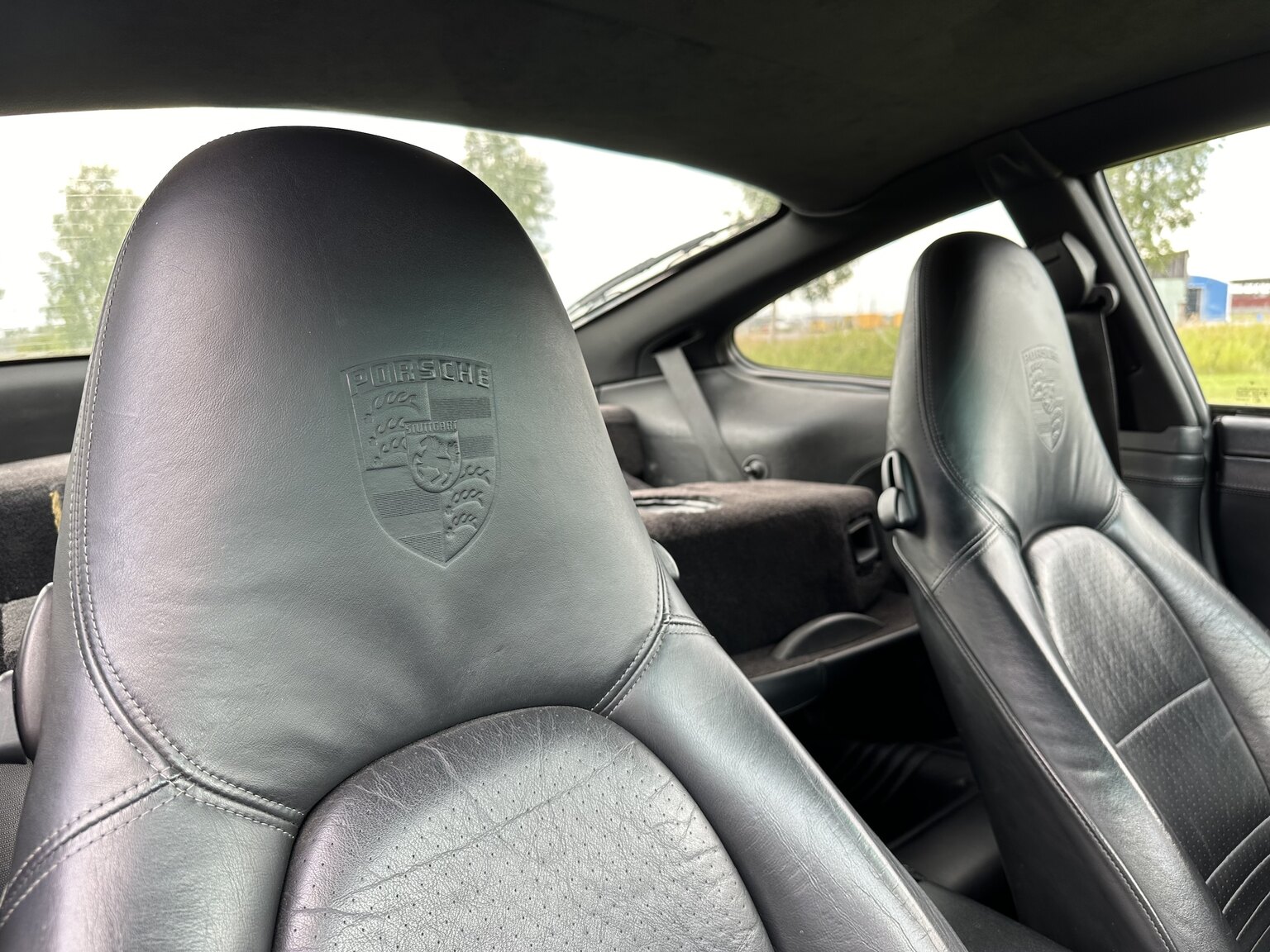 Interior image of 2002 Porsche 996 Turbo (29)
