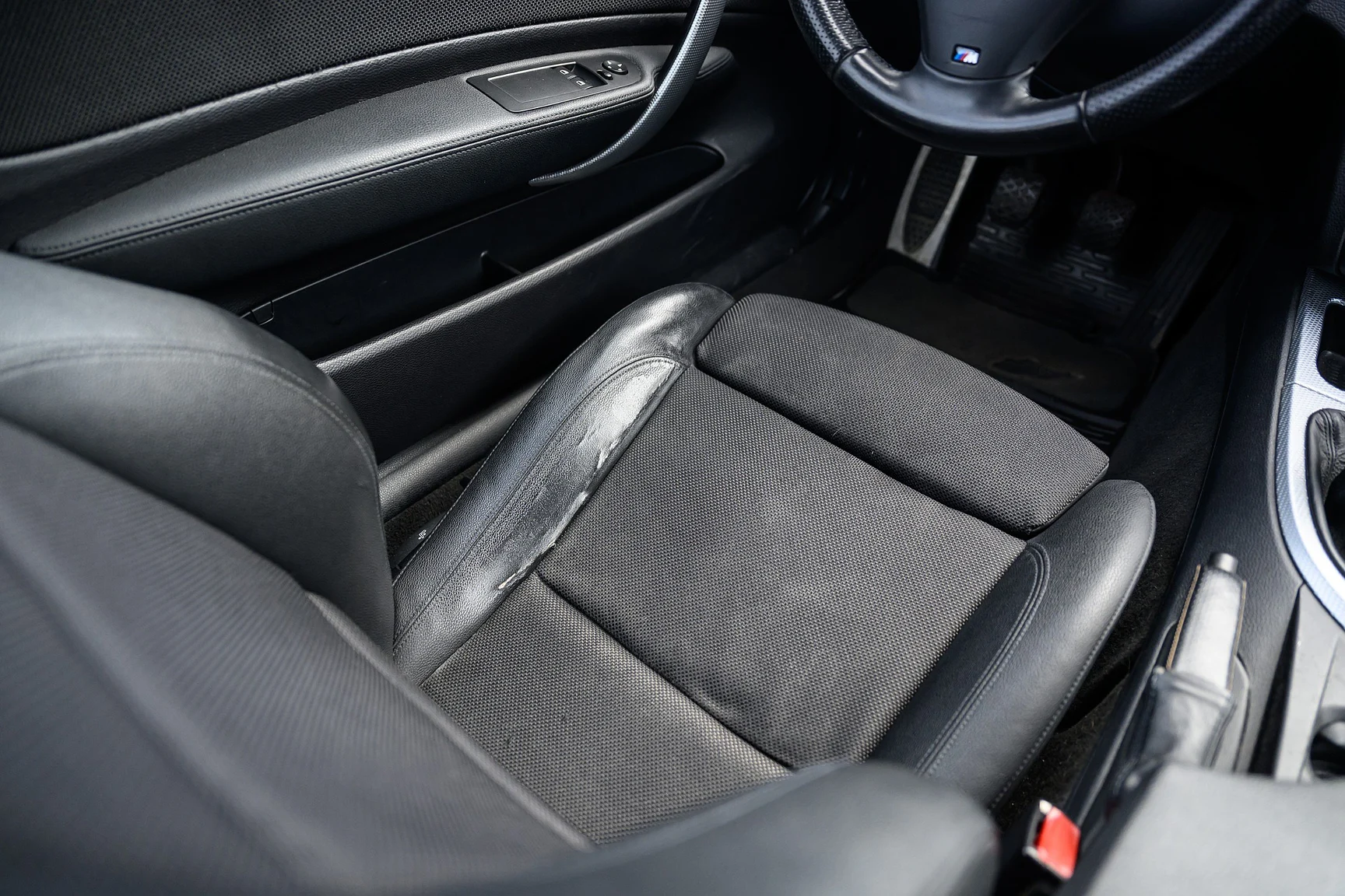 Innenraumfoto von 2007 2007 BMW 130i M Sport (26)