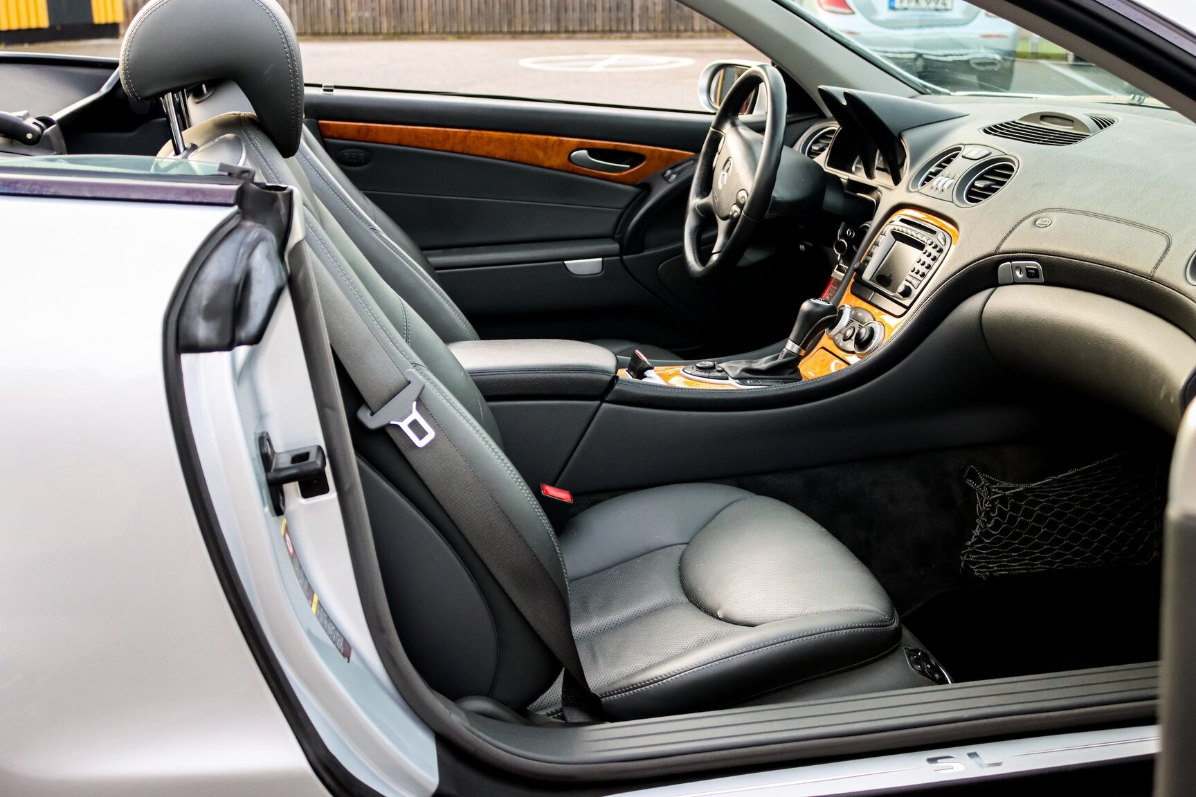 Interior image of 2006 Mercedes-Benz SL 500