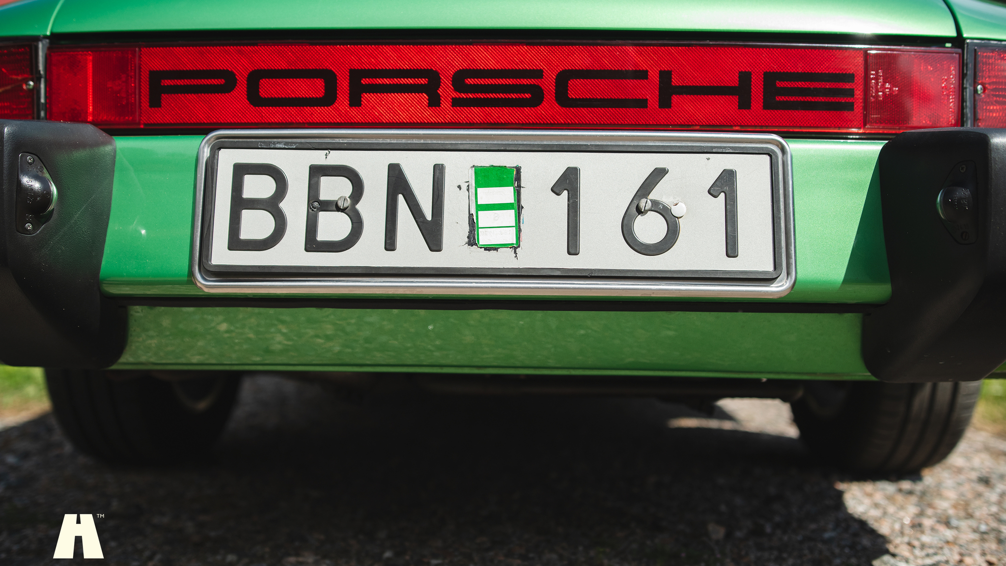 Exterior image of 1976 Porsche 911 Targa