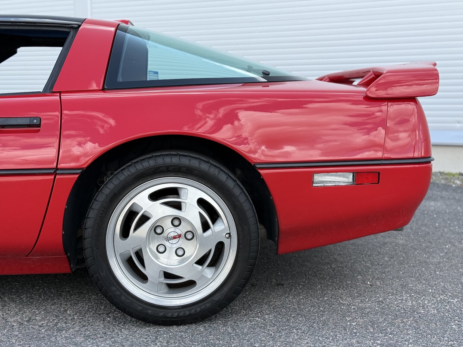 Exterior image of 1990 Chevrolet Corvette ZR-1 Targa