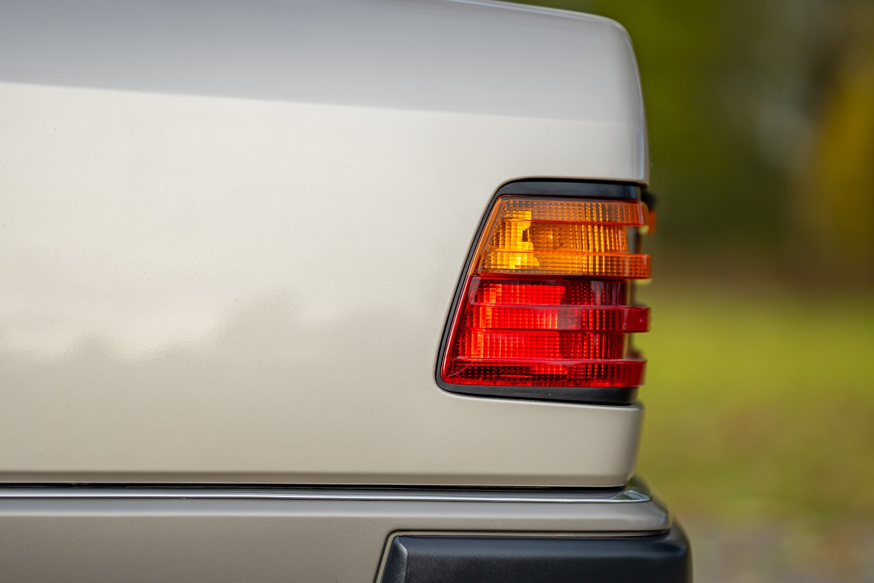 Exteriörbild på 1992 Mercedes-Benz 300 CE-24