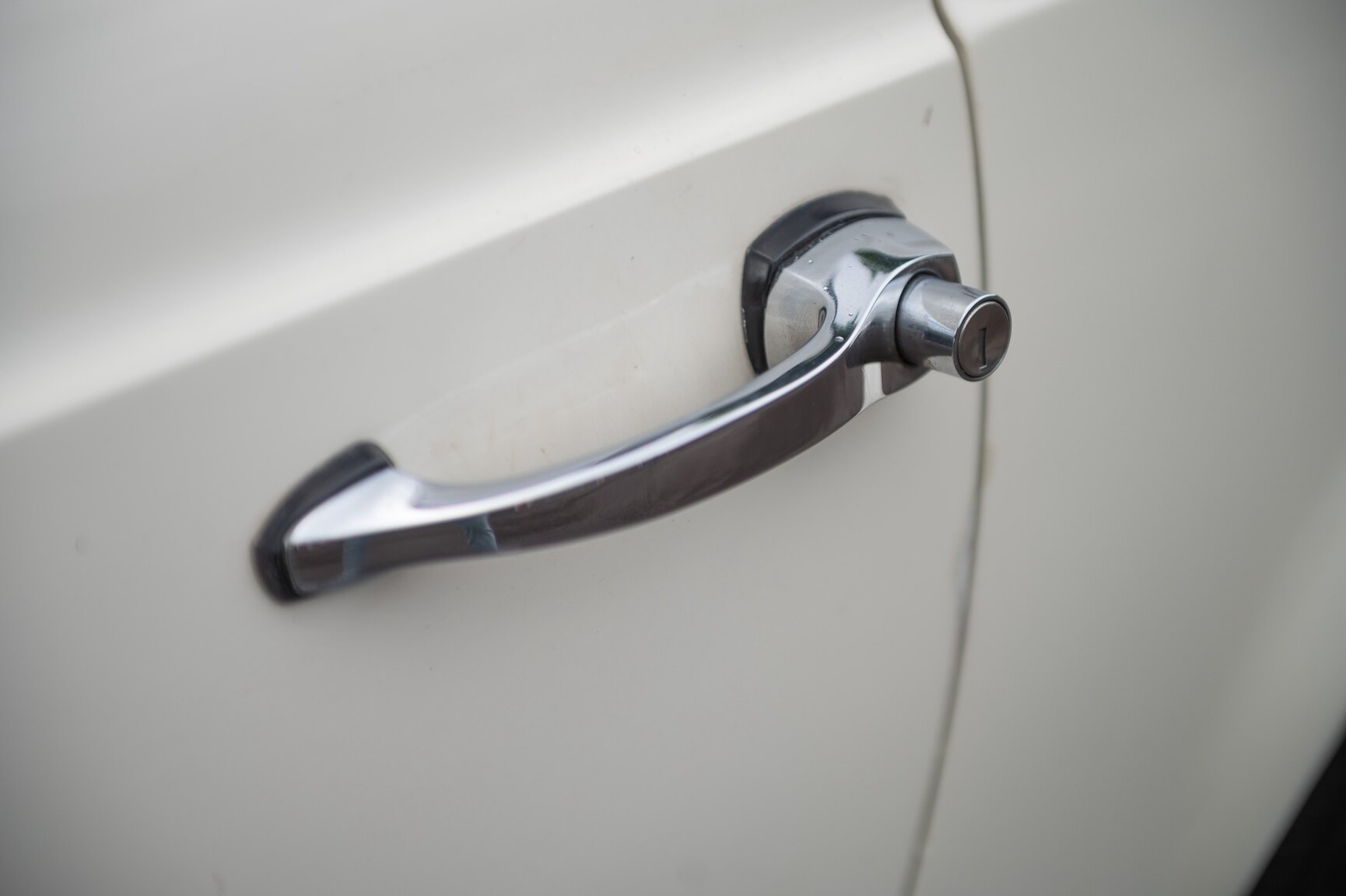 Exterior image of 1968 Mercedes-Benz 280 SL Pagoda (94)
