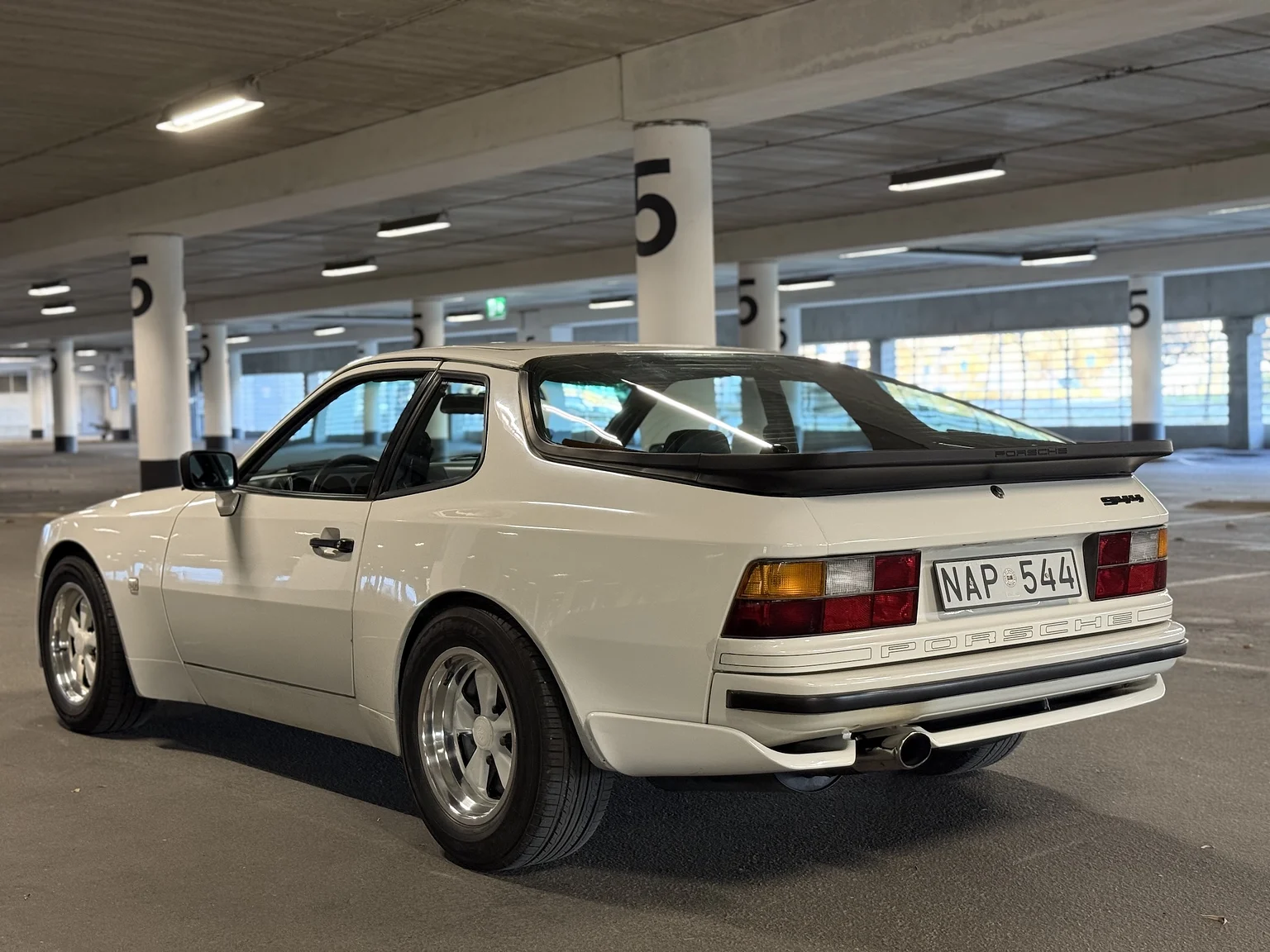 Aussenfoto 1984 PORSCHE 944 Targa (13)
