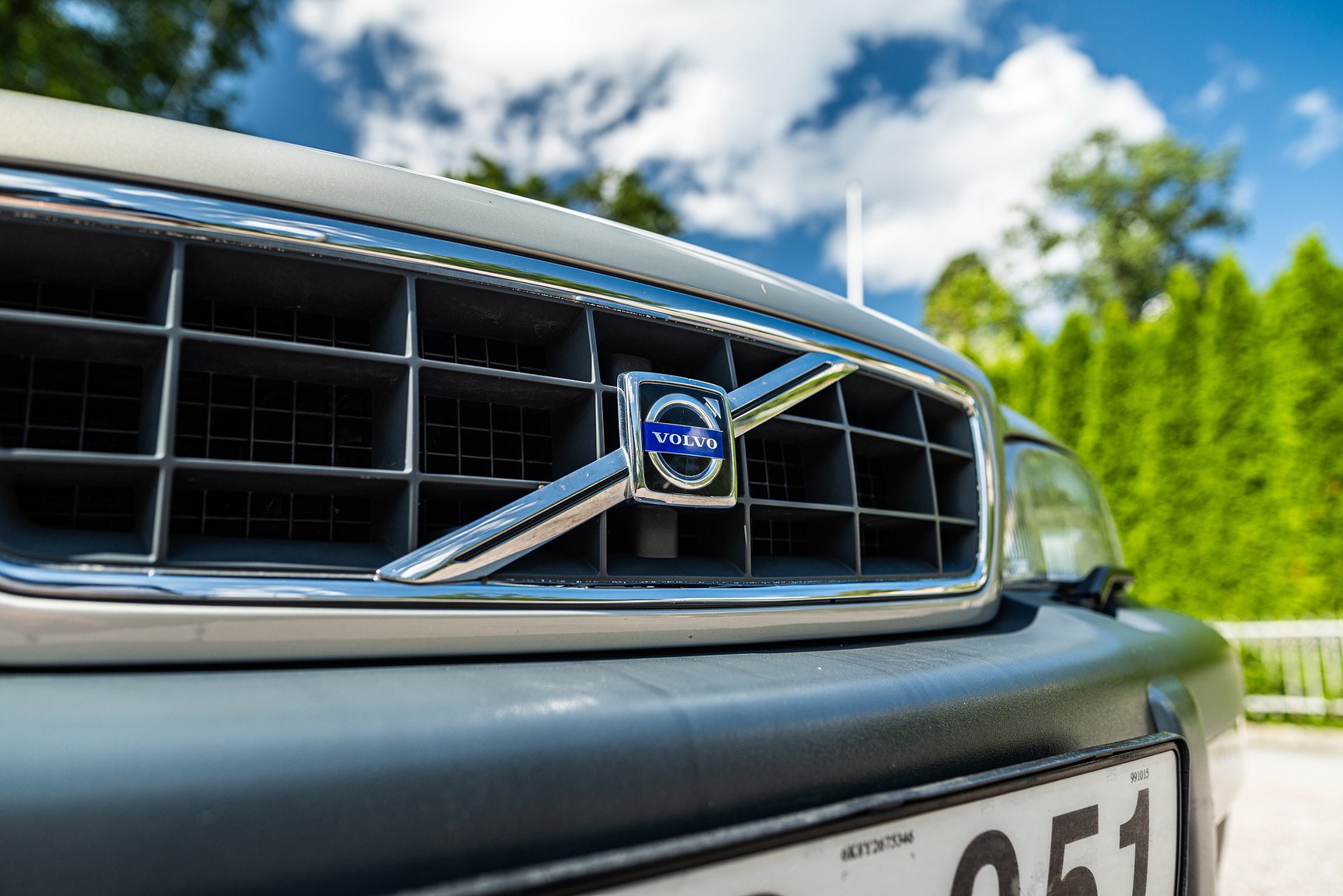 Exterior image of 2000 Volvo V70 XC 2.4 T AWD 