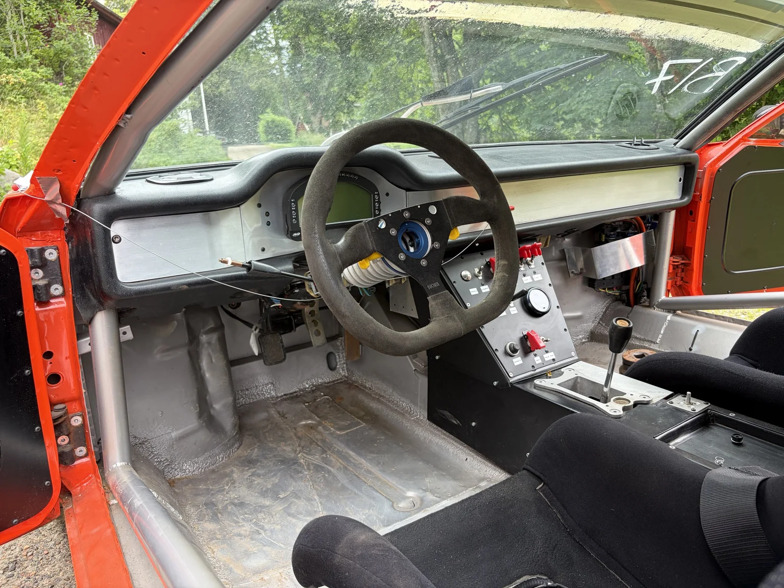 Innenraumfoto von 1972 De Tomaso Pantera LS Restomod (12)