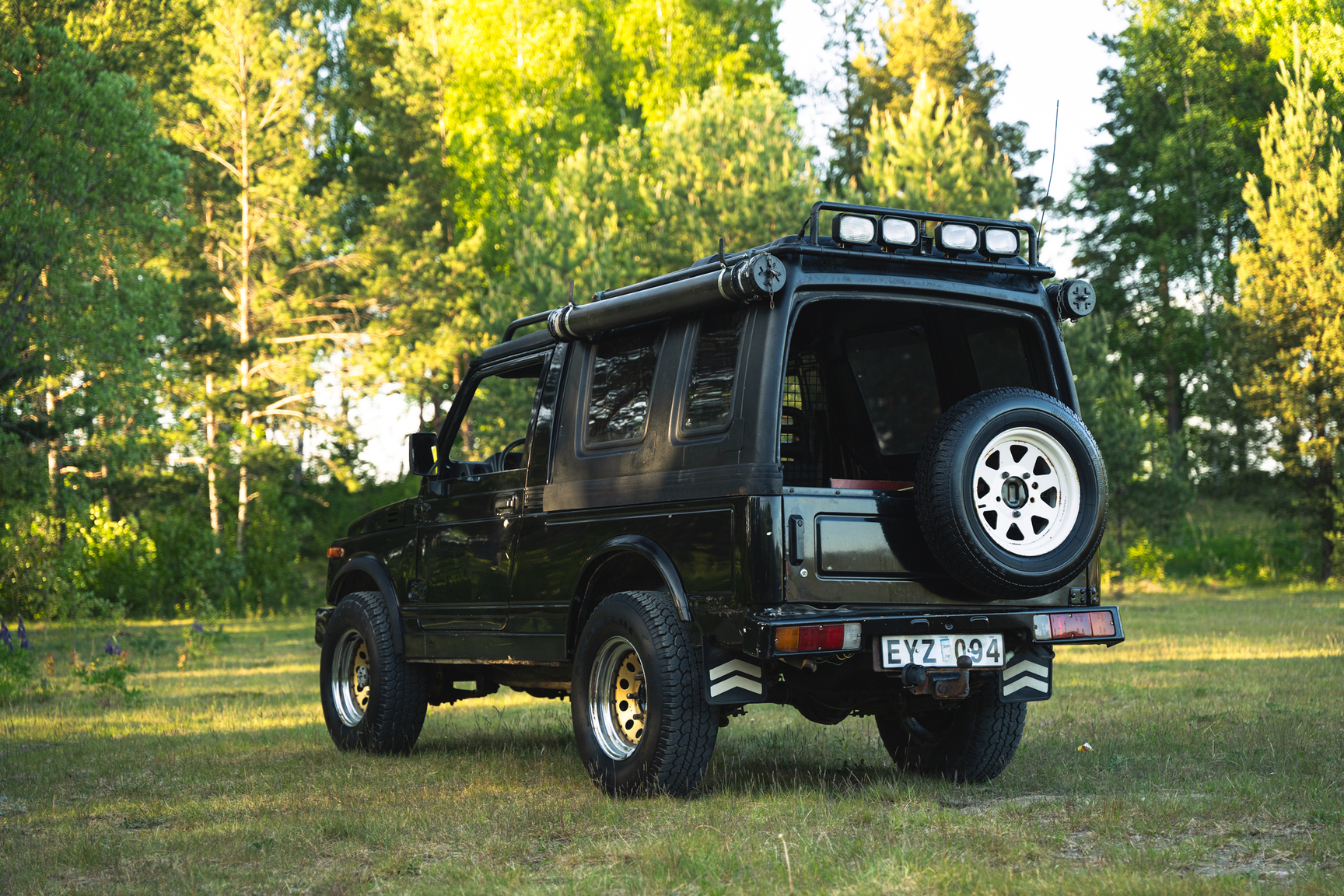 Exterior image of 1987 Suzuki SJ413 long