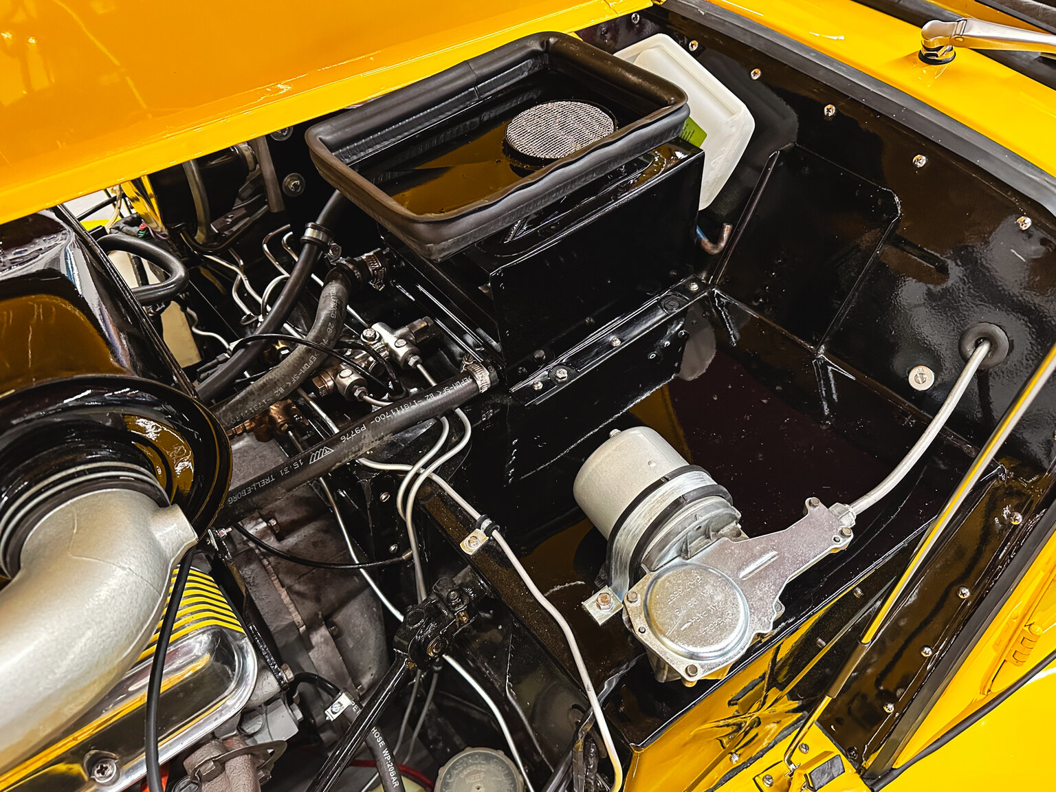 Image of 1974 Morgan +8 mechanics