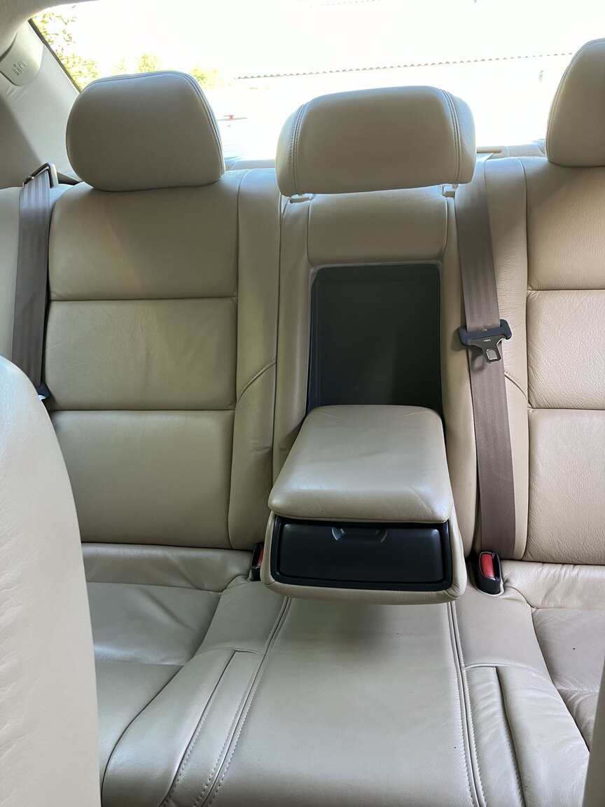 Interior image of 1999 Volvo S80