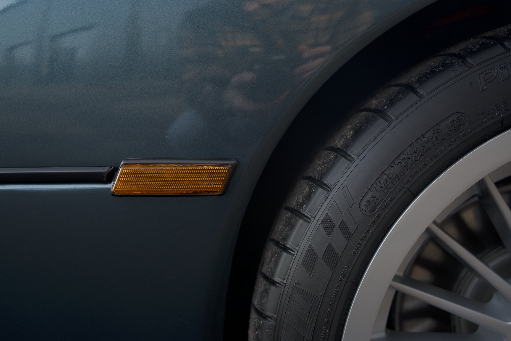 Exteriörbild på 1992 BMW 850i 6-speed manual - NO RESERVE